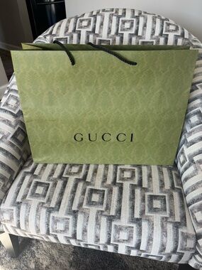 NWOT Gucci Women’s Shopping Tote in Gucci Green Patterned w Black Rope Handles
